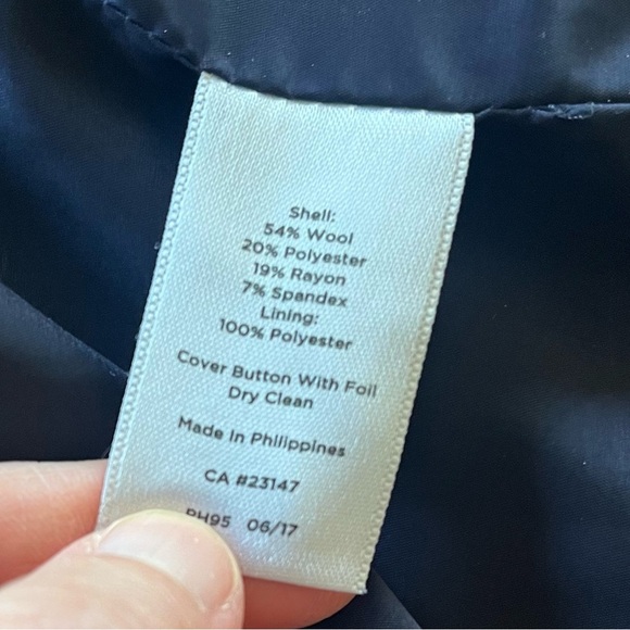 Talbot’s Wool Blend Navy Blazer Size 12P Lined Gold Buttons Classic Preppy - Picture 8 of 13
